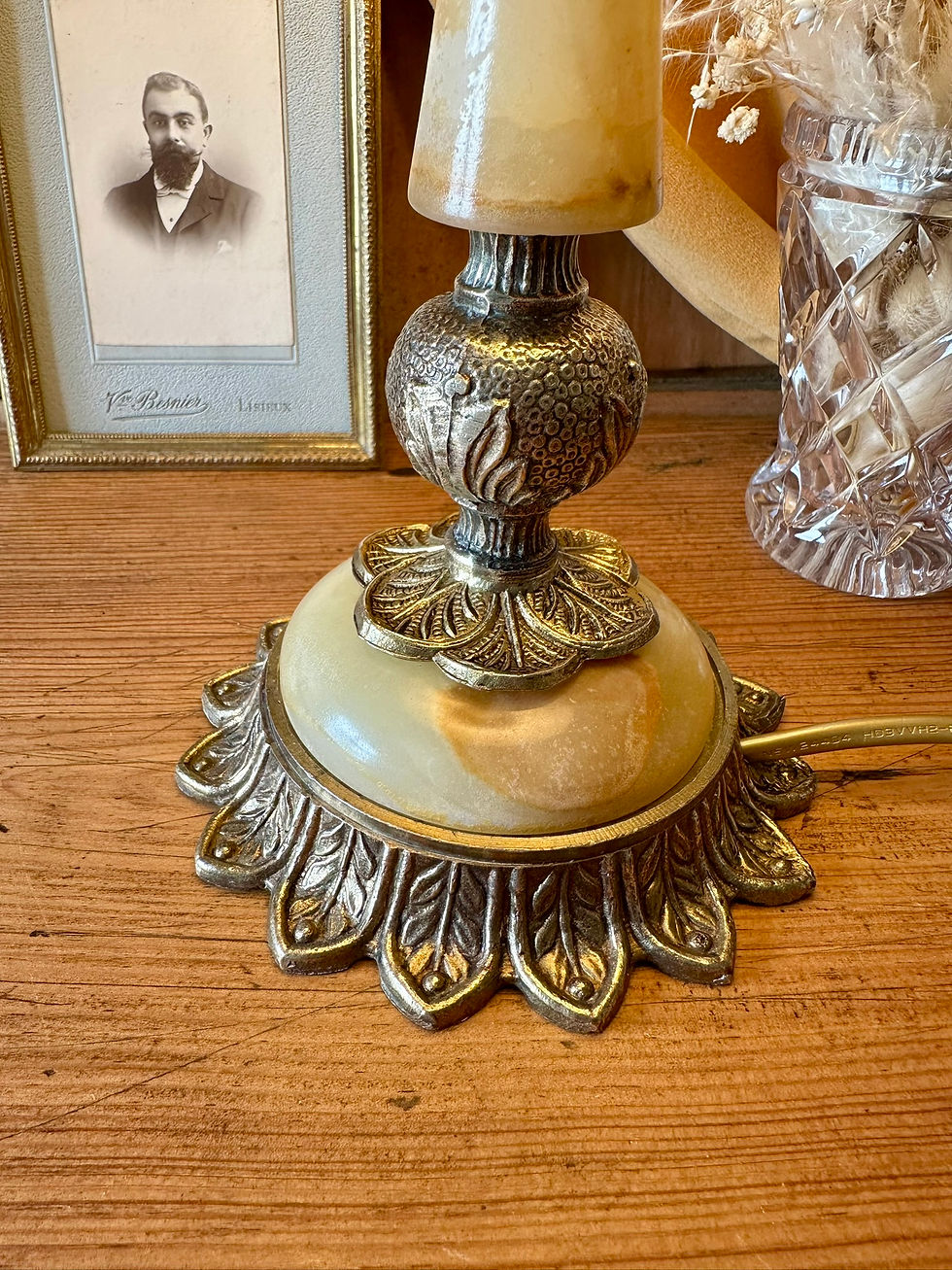 Miniature : Lampe ancienne en pierre et laiton – abat-jour plissé à galon velours