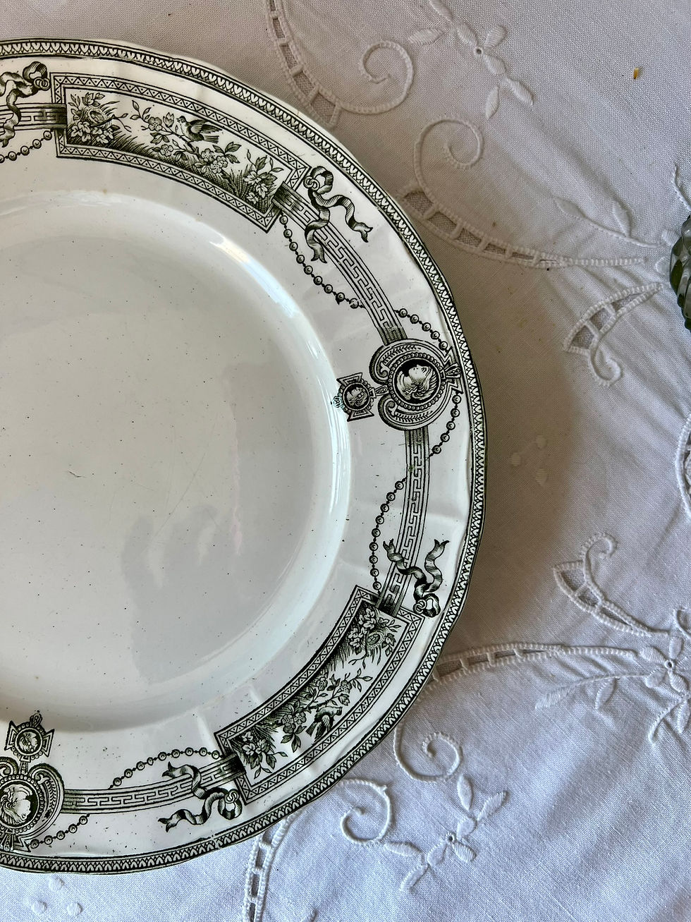 Miniature : Assiette en Terre de fer St Amand et Hamage