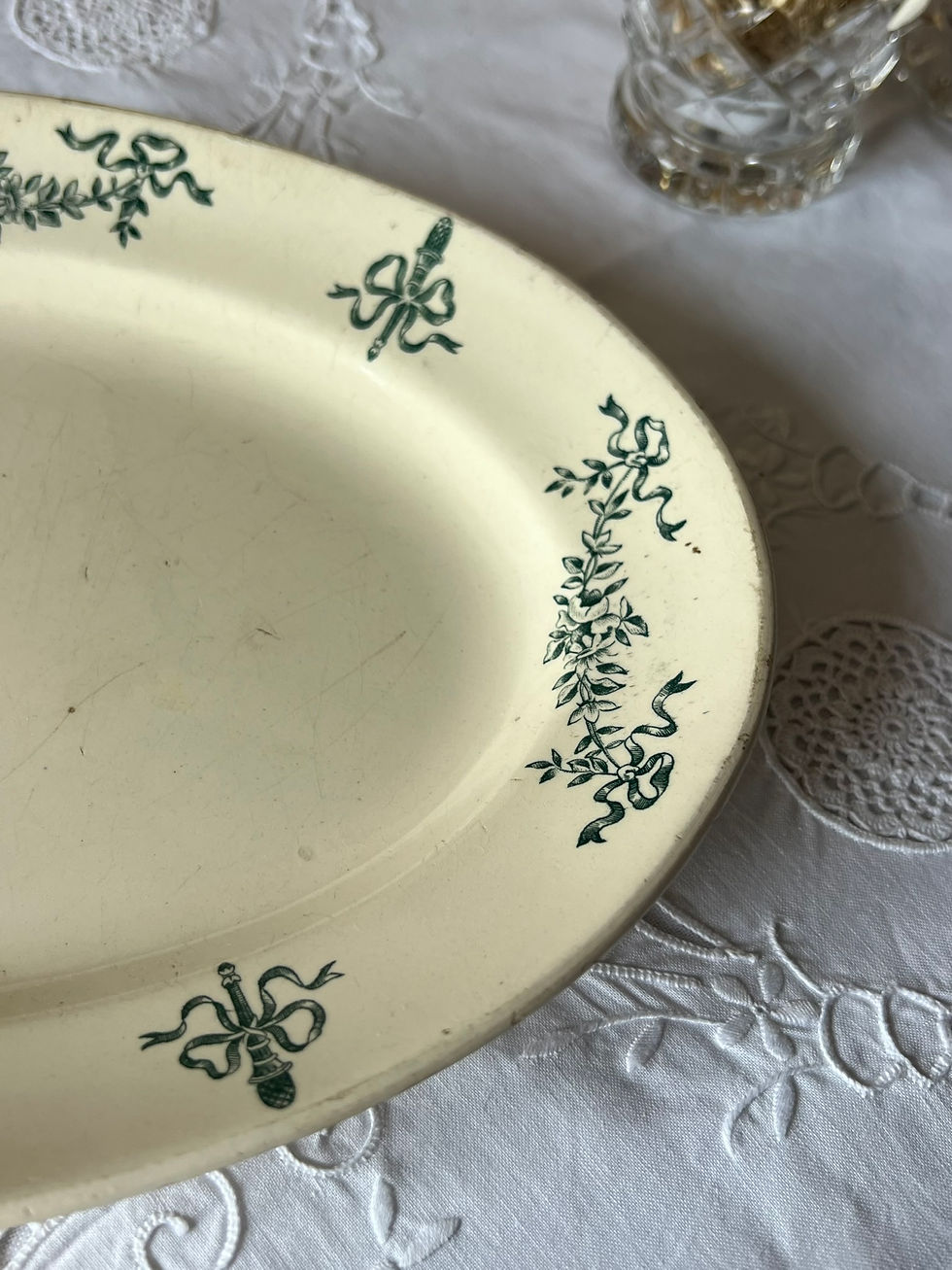Miniature : Grand plat ovale en terre de fer – Longchamp, décor Sapho