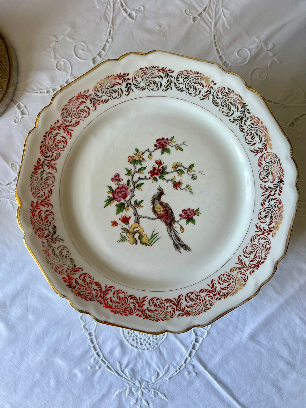 Miniature : Assiette ancienne en porcelaine véritable, France.