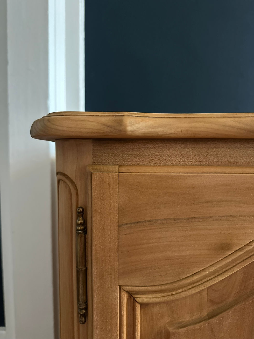 Miniature : Petit meuble ancien style Louis XV – bois naturel