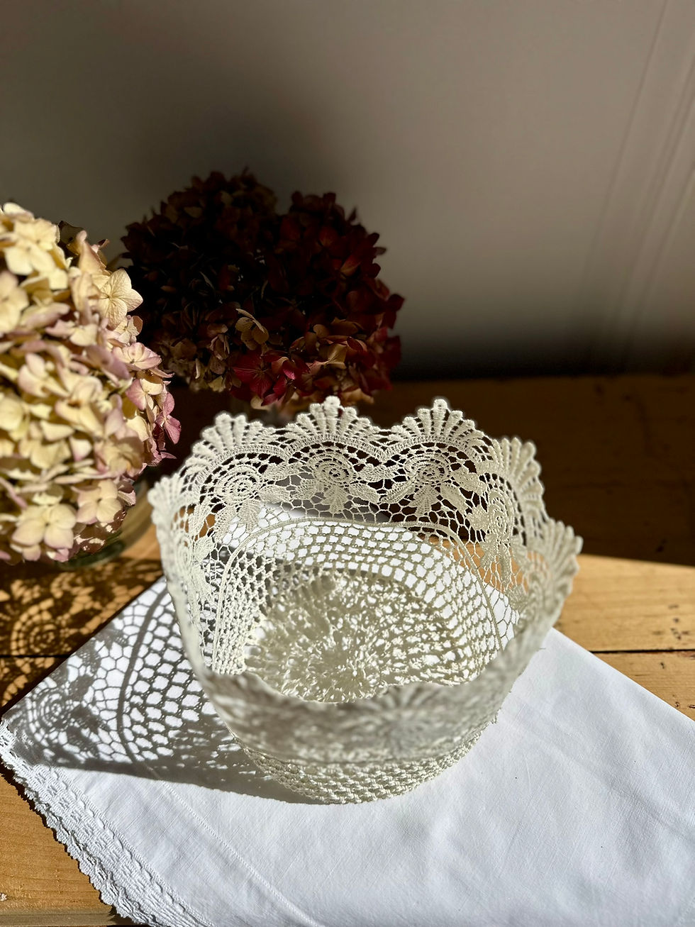 Miniature : Corbeille ancienne en dentelle au crochet