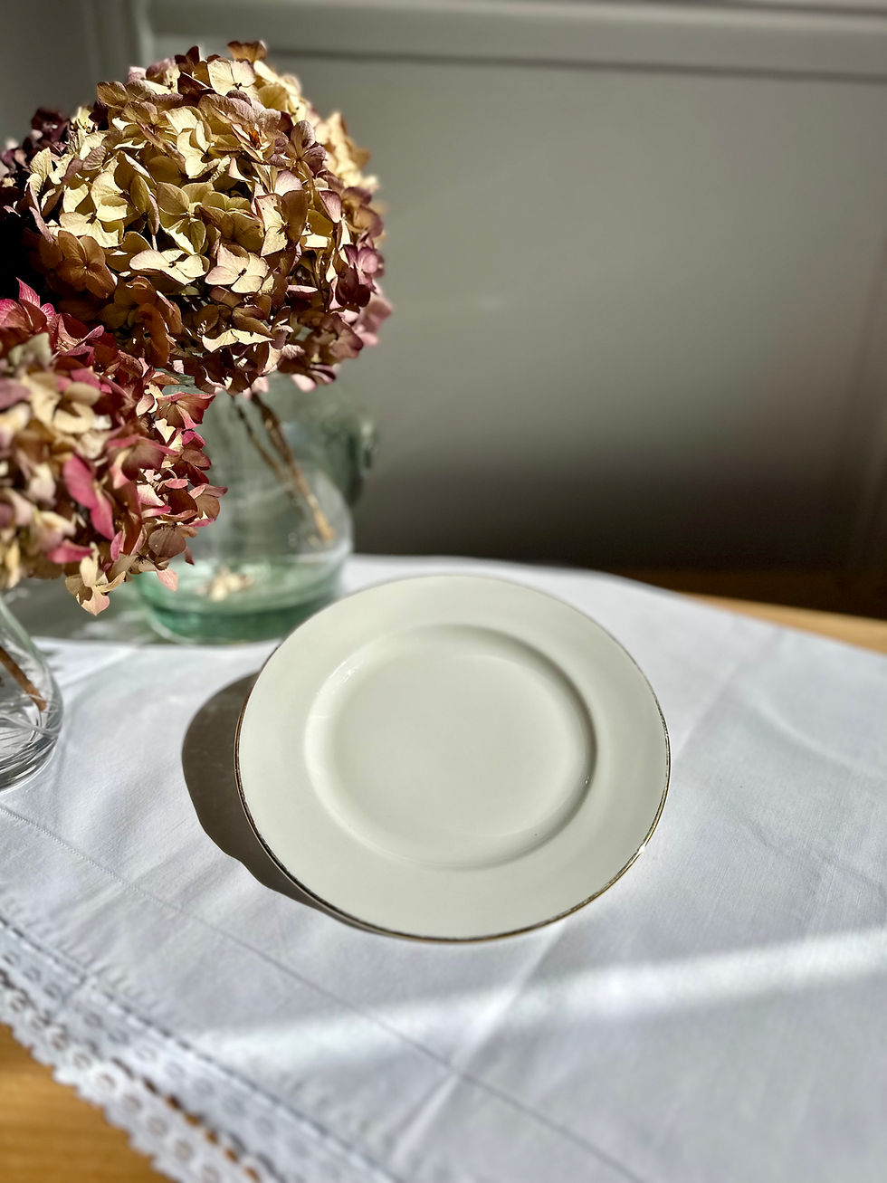 Miniature : Assiette ancienne Royal Grafton “First Love” – porcelaine anglaise – liseré doré