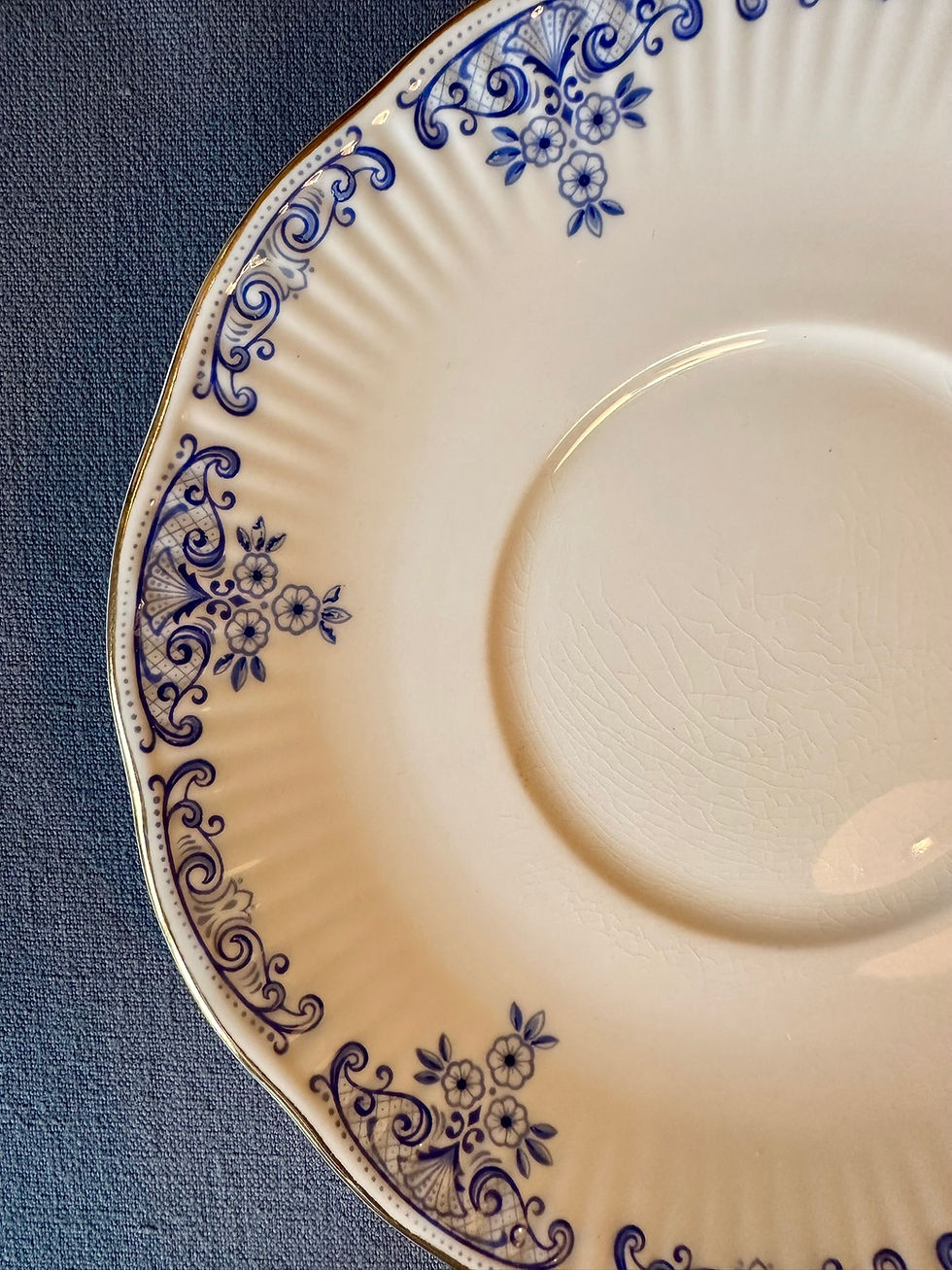 Miniature : Bol ancien à oreilles et sa soucoupe – Décor bleu « Fontainebleu »