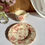 Miniature : Duo tasse et soucoupe en porcelaine – décor de roses anciennes