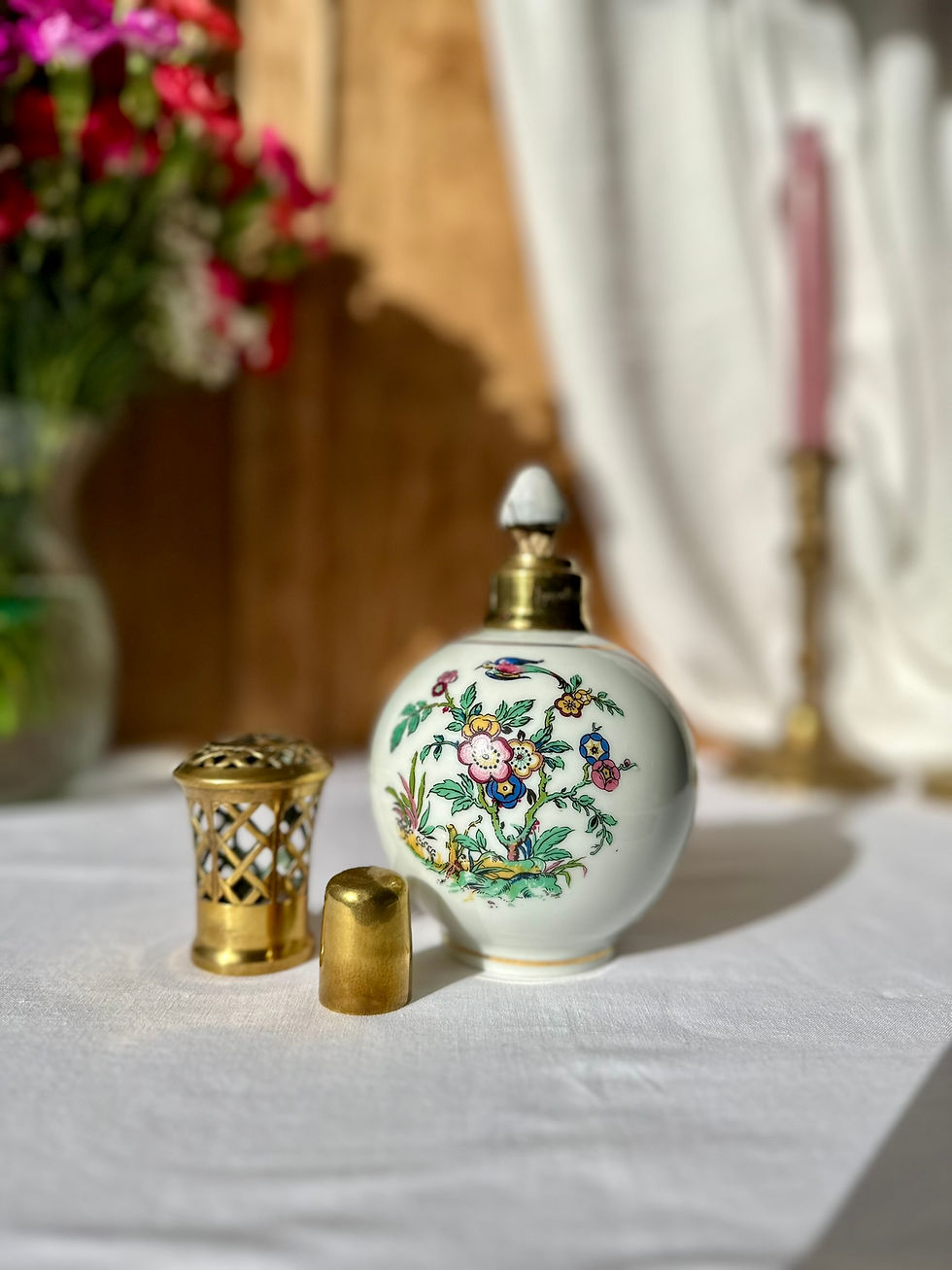 Miniature : Lampe Berger ancienne en porcelaine de Limoges – Décor floral & oiseaux – Charle