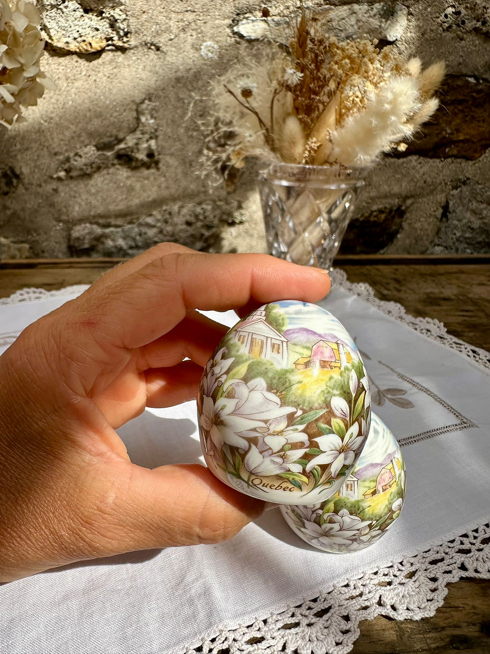 Miniature : Salière et poivrière anciennes en porcelaine fine Sandford – Décor Québec – Made