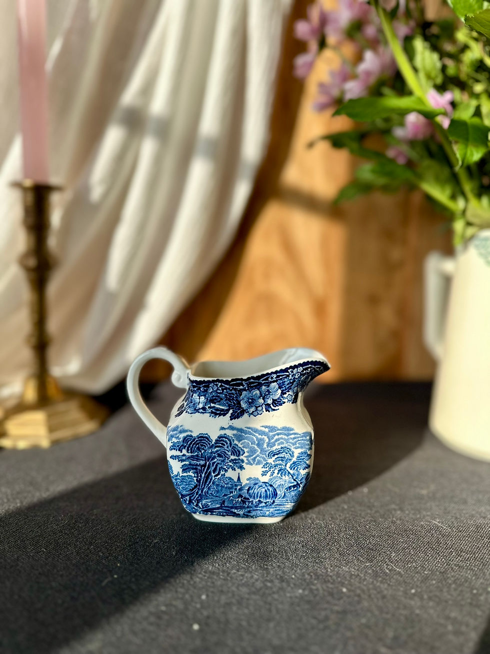 Miniature : Pot à lait ancien en faïence anglaise – Enoch Wedgwood, modèle "Woodland"