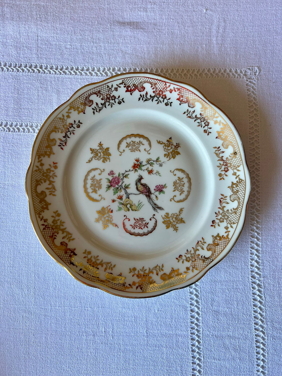 Miniature : Assiette à dessert ancienne en porcelaine du Berry – Décor oiseau et dorures