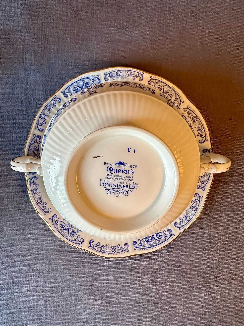 Miniature : Bol ancien à oreilles et sa soucoupe – Décor bleu « Fontainebleu »
