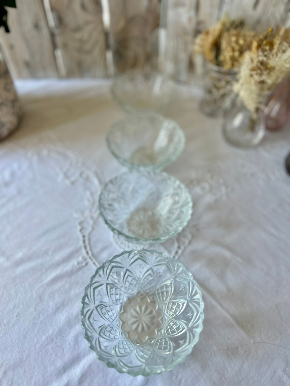 Miniature : Petite coupe ancienne en verre pressé