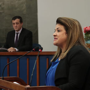 Helen faz homenagem à nova diretoria do CAL