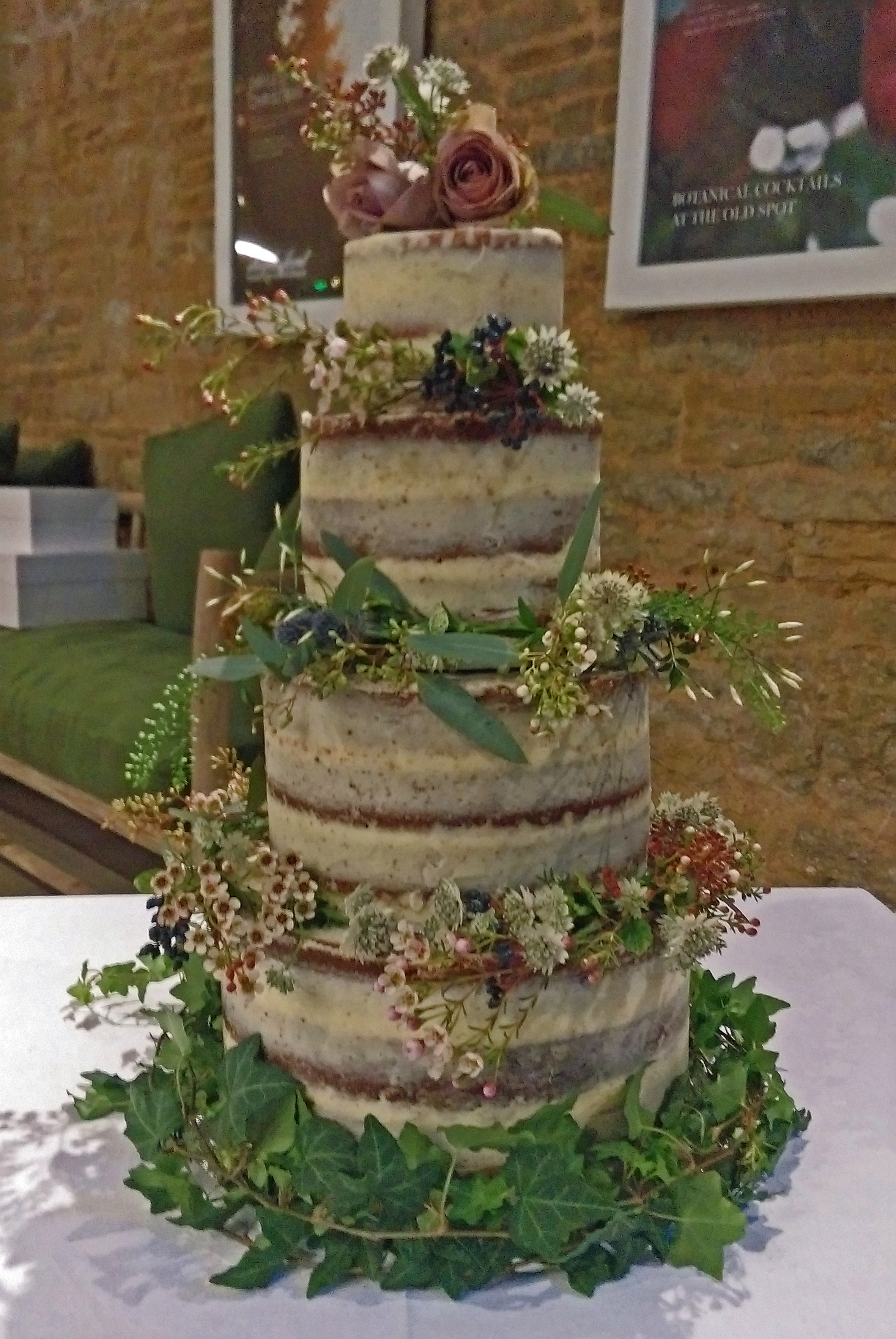 Ring of Flowers Naked Cake