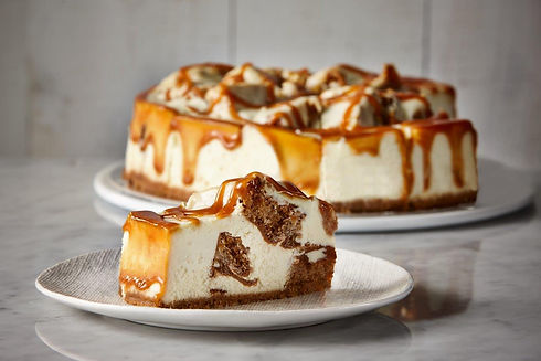 gateau avec coulis de caramel