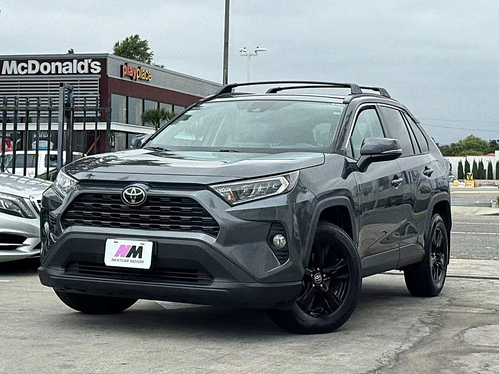 2020 Toyota RAV4 XLE (16).jpg