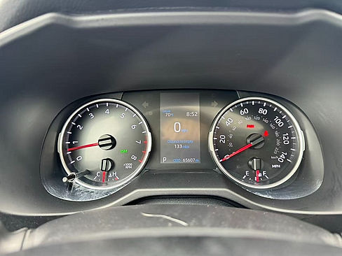 2020 Toyota RAV4 XLE (4).jpg
