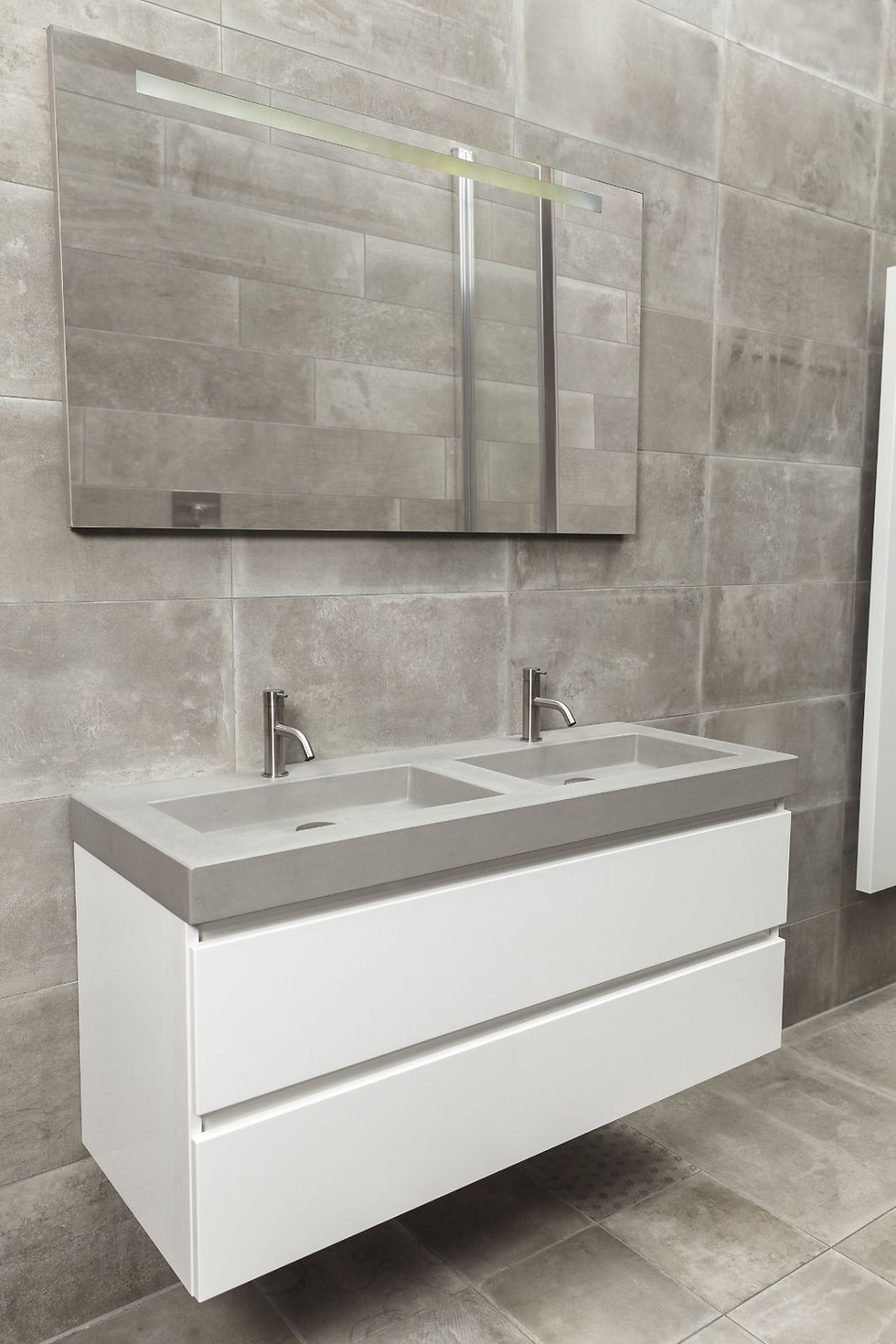 Miniatura: Έπιπλα Μπάνιου με Νιπτήρες Πατήτης