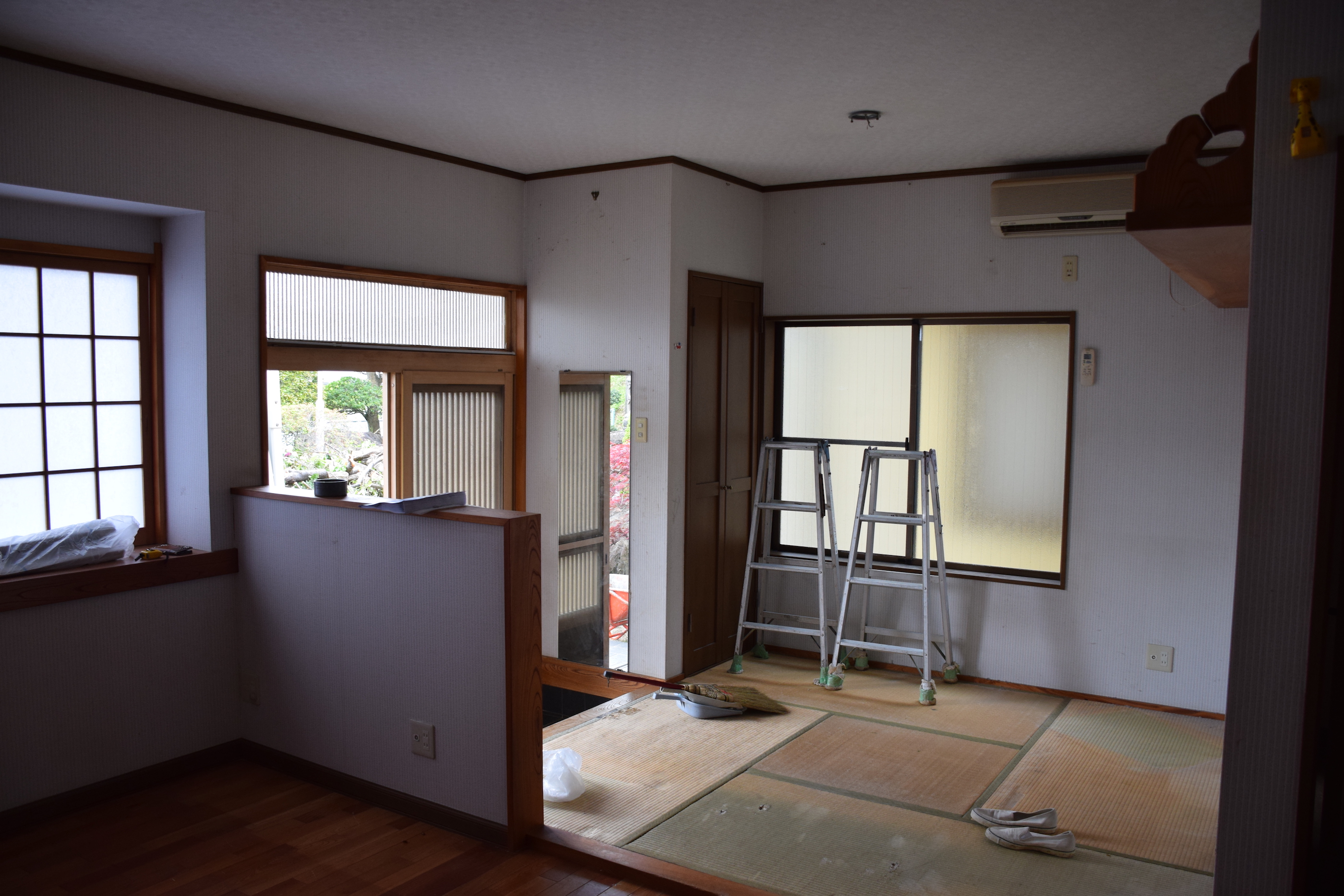 玄関廻りbefore