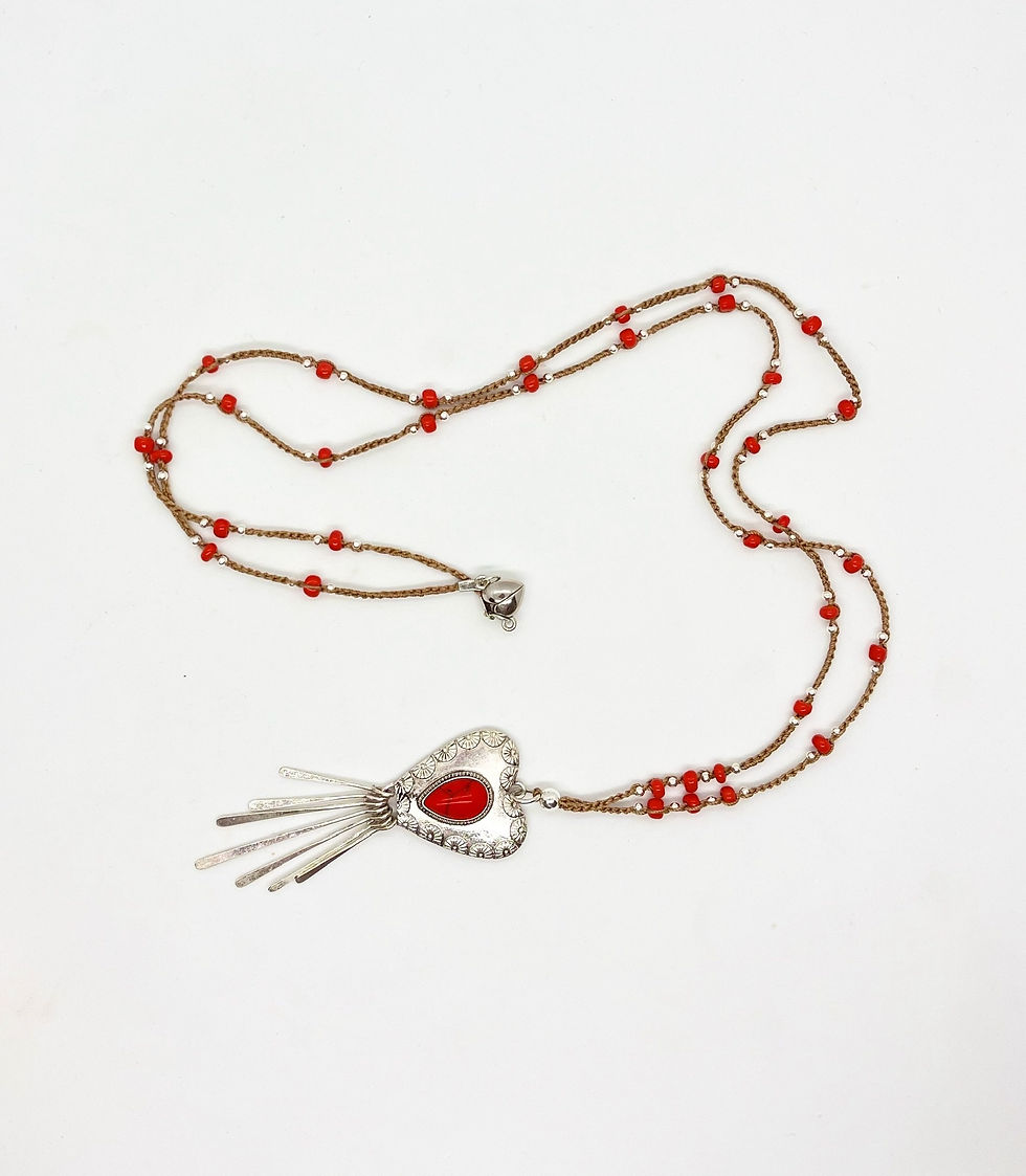 Thumbnail: Red glas beads and big heart pendant long woven necklace