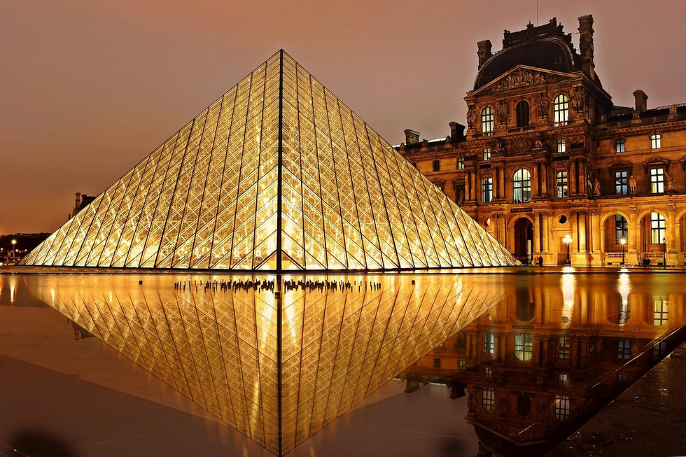 Louvre: Permata Seni Abadi di Jantung Paris