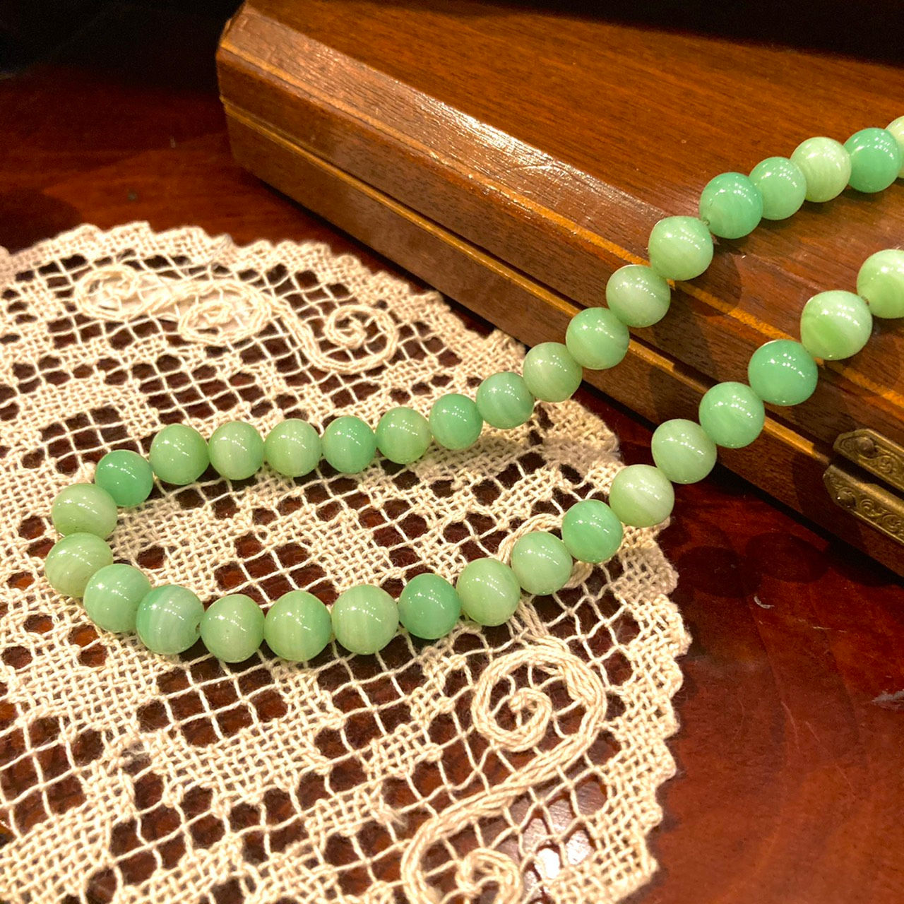 1920年代　ウランガラス入りネックレス