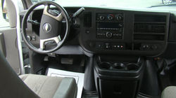 2013 Chev E3500 155840 008