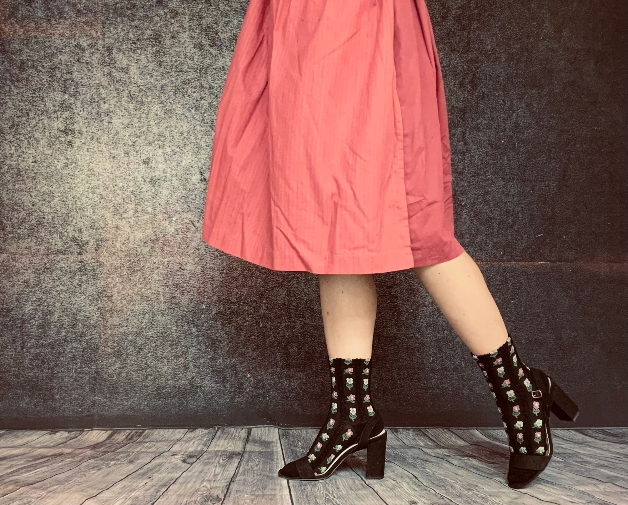 Strumpf ‚Schwarz Blumenranke‘