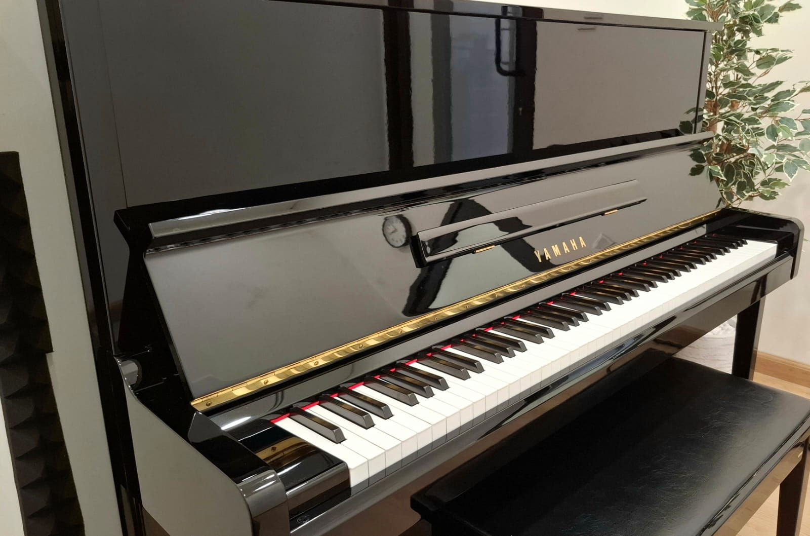 YAMAHA U10BL