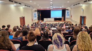 Aula inaugural de Psicologia da URI propõe reflexão sobre sofrimento e diagnóstico