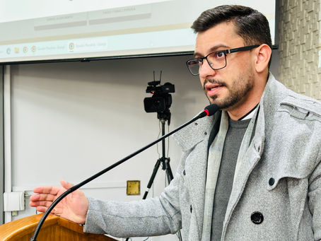 Único voto contrário, vereador Rony Gabriel se opõe à redução de escolaridade para cargos públicos em Erechim