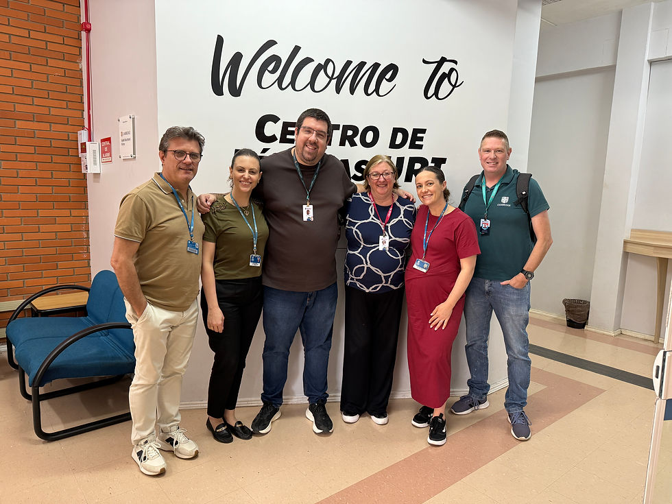 Centro de Línguas URI e Seven Consciência Bilíngue aplicam exames de Cambridge em Erechim