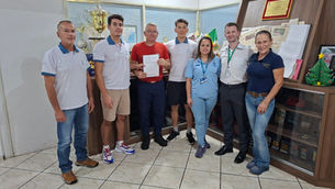 Corpo de Bombeiros recebe relatório de atividades do Programa de Educação Olímpica da URI