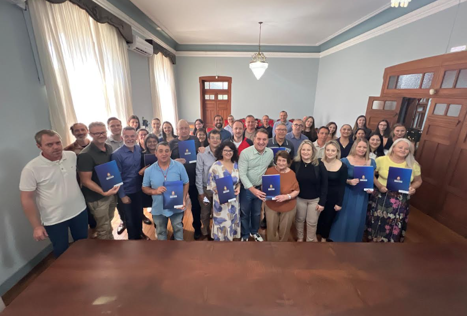 Escritura na mão, sonho realizado