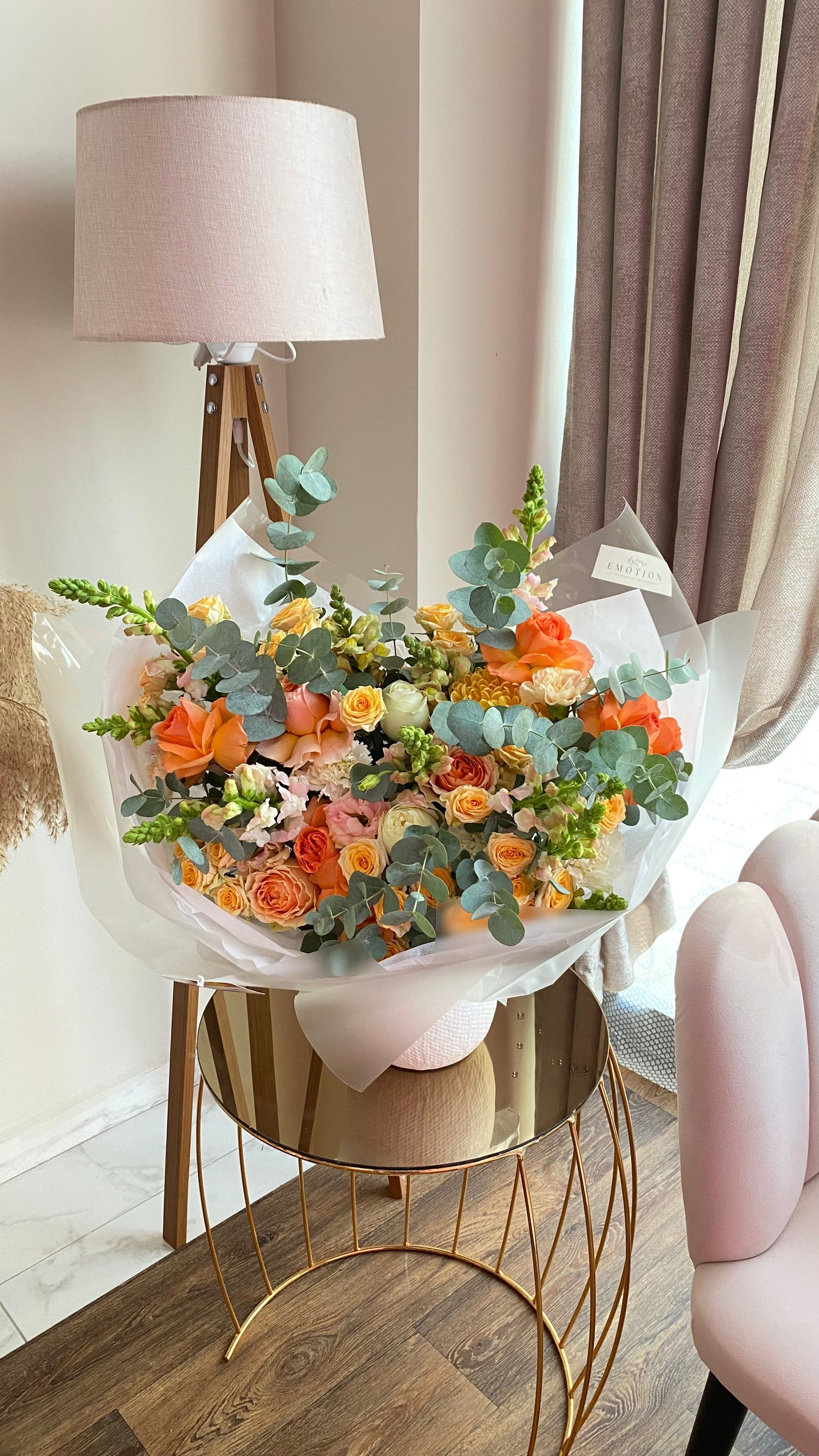 Доставка букетов в Махмутлар – яркие цветочные композиции по приятным ценам.