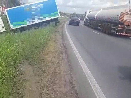 Acidentes na RMR complicam trânsito na manhã desta quarta (26)