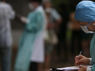 SATENPE conquista decisão judicial para que Técnica em Enfermagem trabalhe em casa