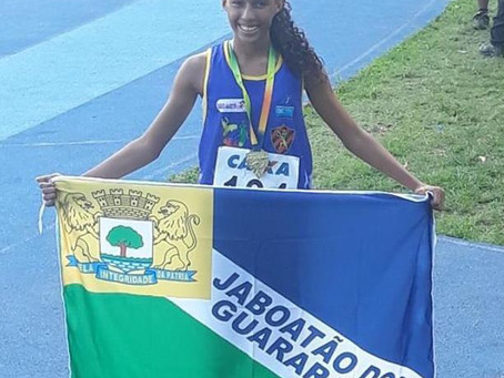 Ana Clara leva ouro na prova de 1000 mts de atletismo
