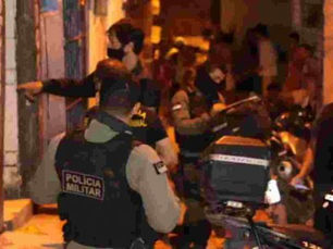 Casal é morto a tiros enquanto jantava em Jaboatão