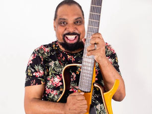 Marrom Brasileiro e Nena Queiroga no Carnaval do Guararapes