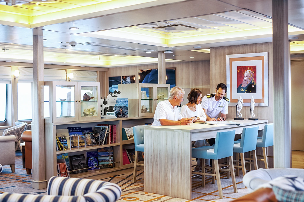 Life on board in a discovery centre