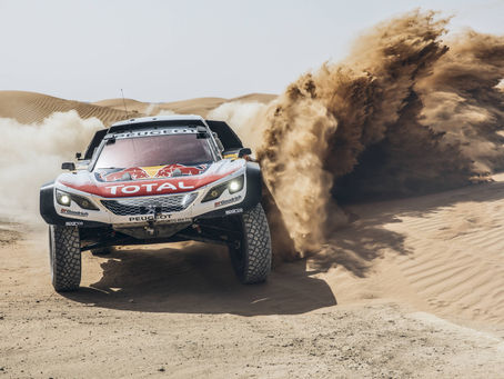 TODO-TERRENO | “Dream Team” da Peugeot pronto para 'atacar' o Dakar