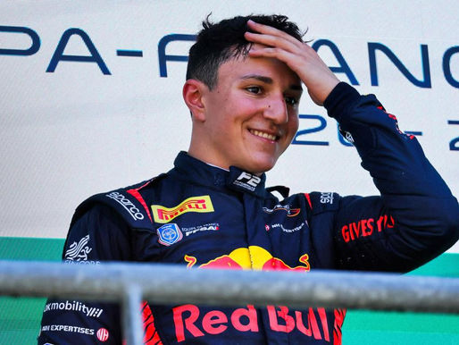 Oficial: Isack Hadjar, o ‘pequeno Prost’ chega à Fórmula Um