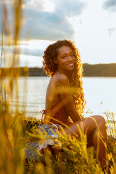 natural light creative portrait during golden hour