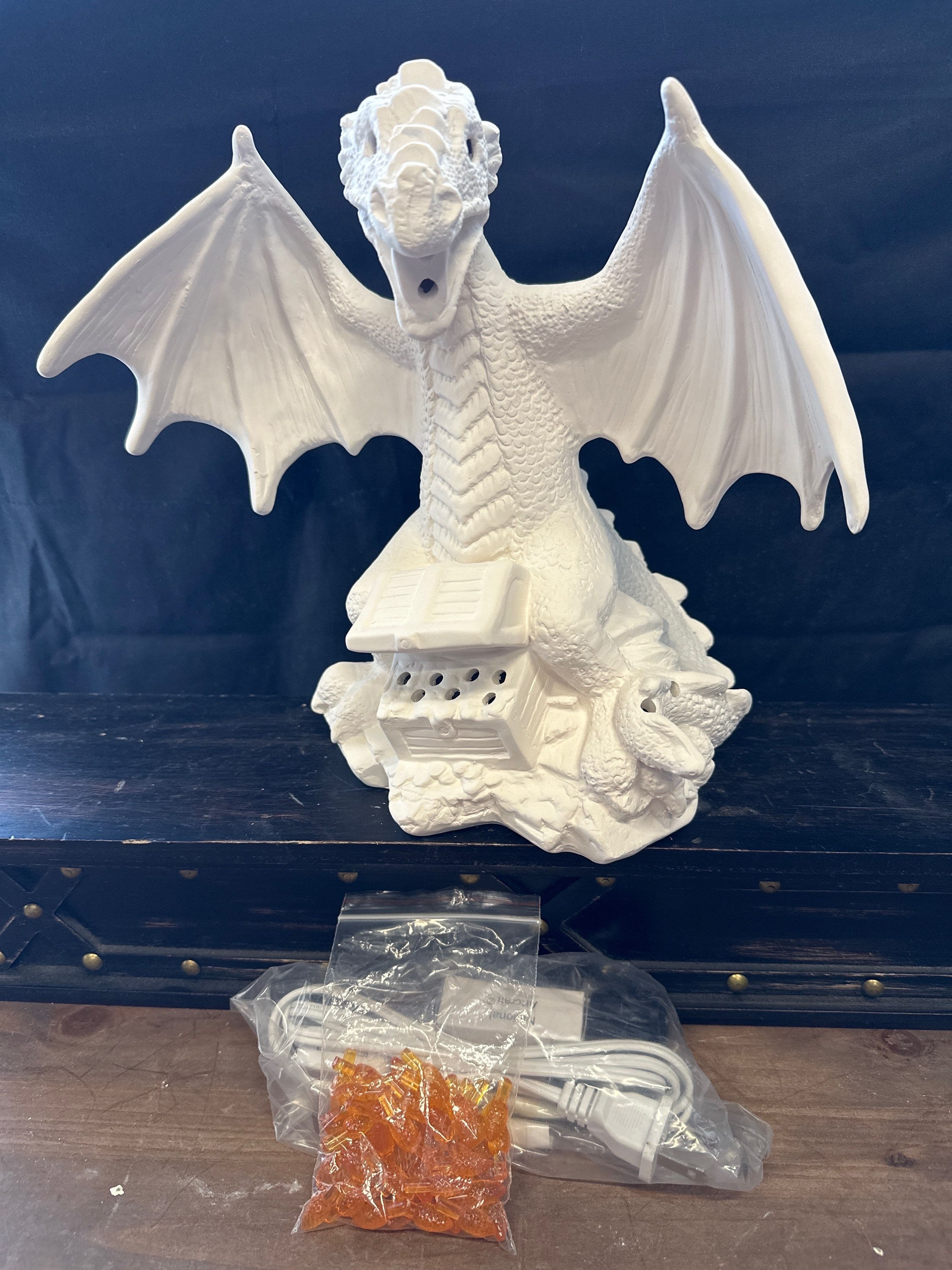 Light Up Dragon w/Treasure