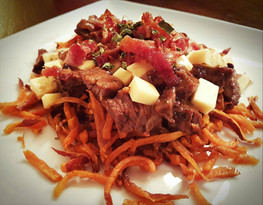 Poutine à "l'air de boeuf baveux"