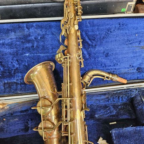 Literally a Barn Find, Nebraska, 1947 Conn 6M "Naked Lady" and a 1924 Silver n Gold C Melody