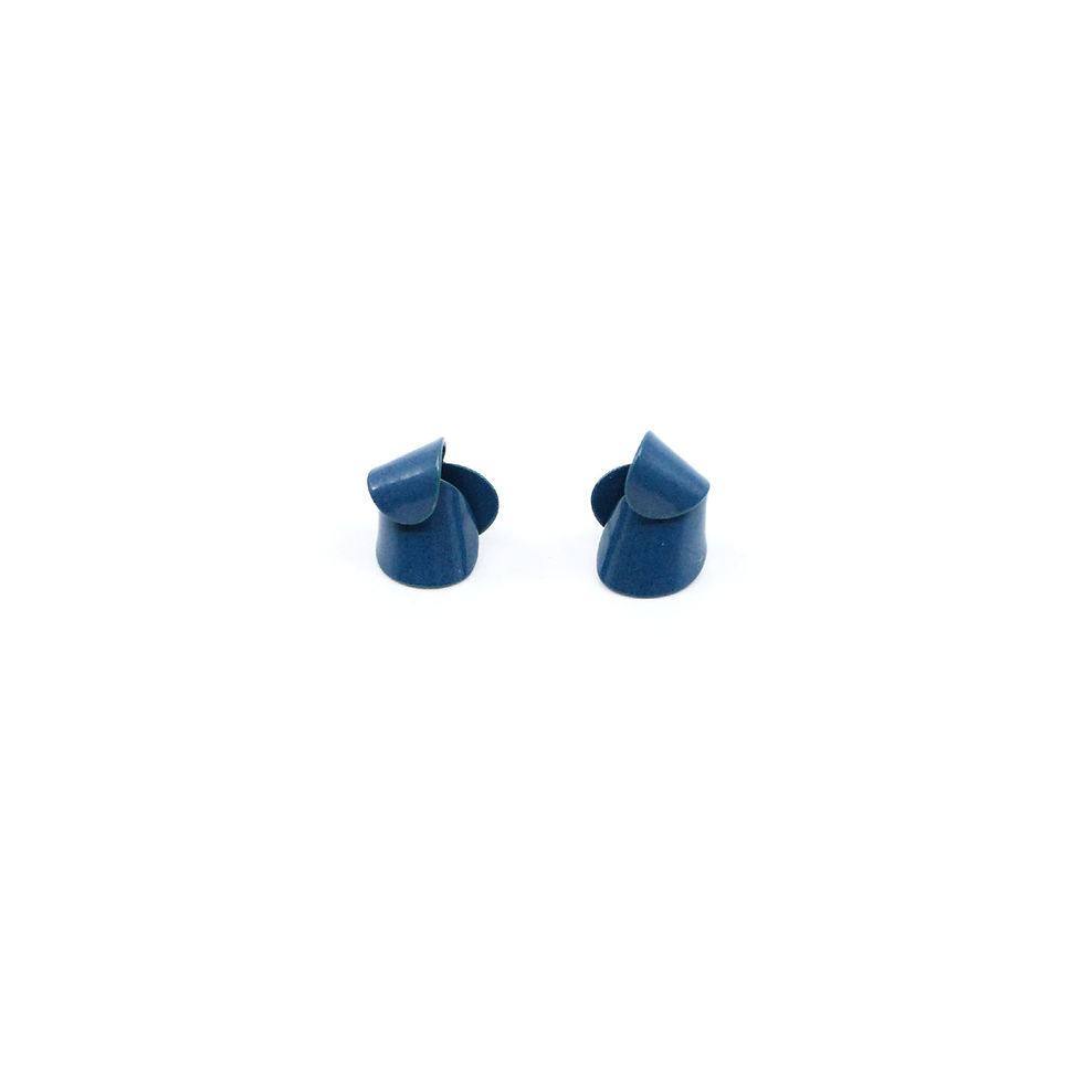 Thumbnail: Medium Folded Studs