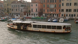 Il virus che mette a nudo il profilo essenziale dei servizi universali a livello urbano.