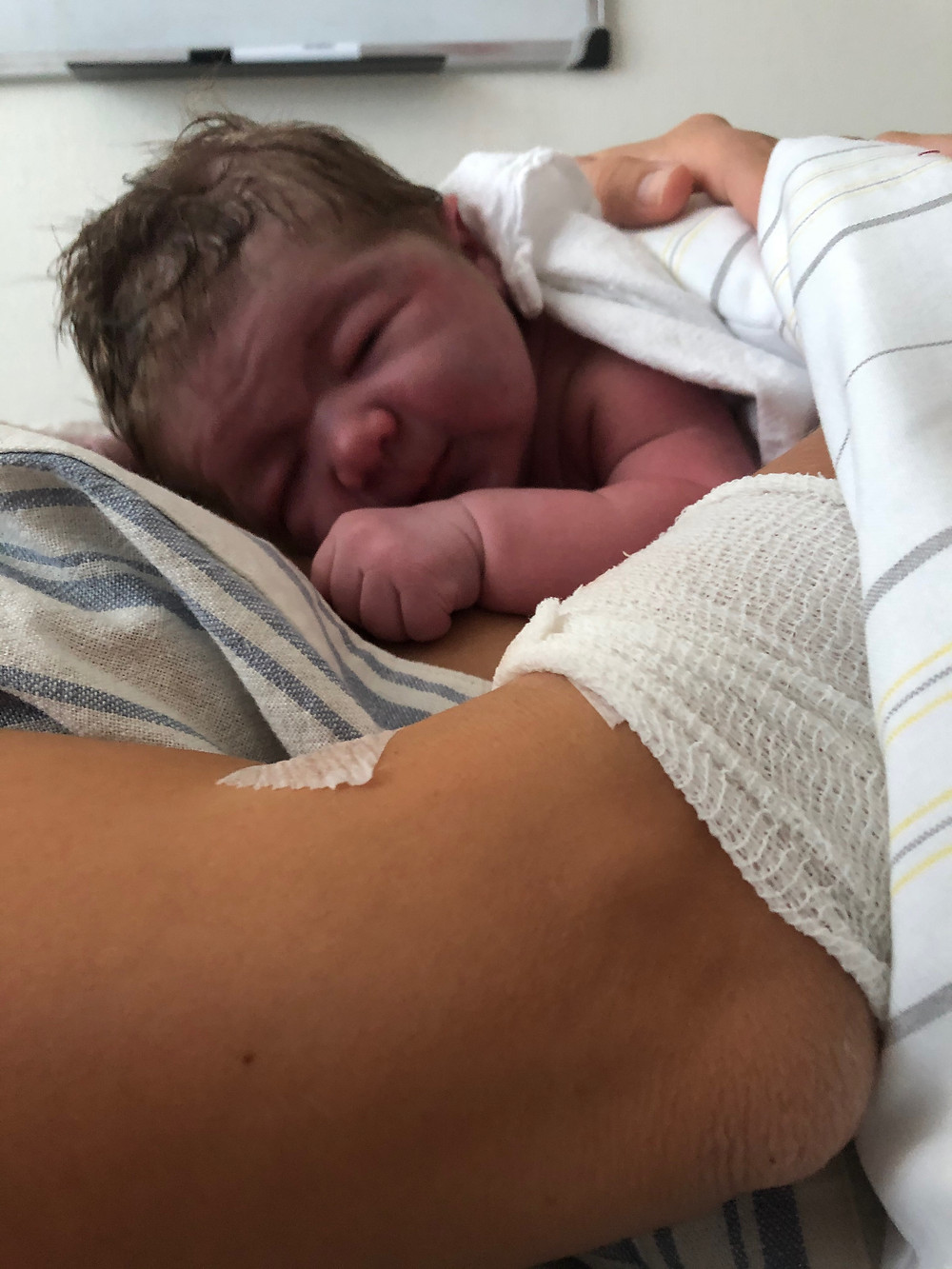 Nyfødt baby etter drømmefødsel
