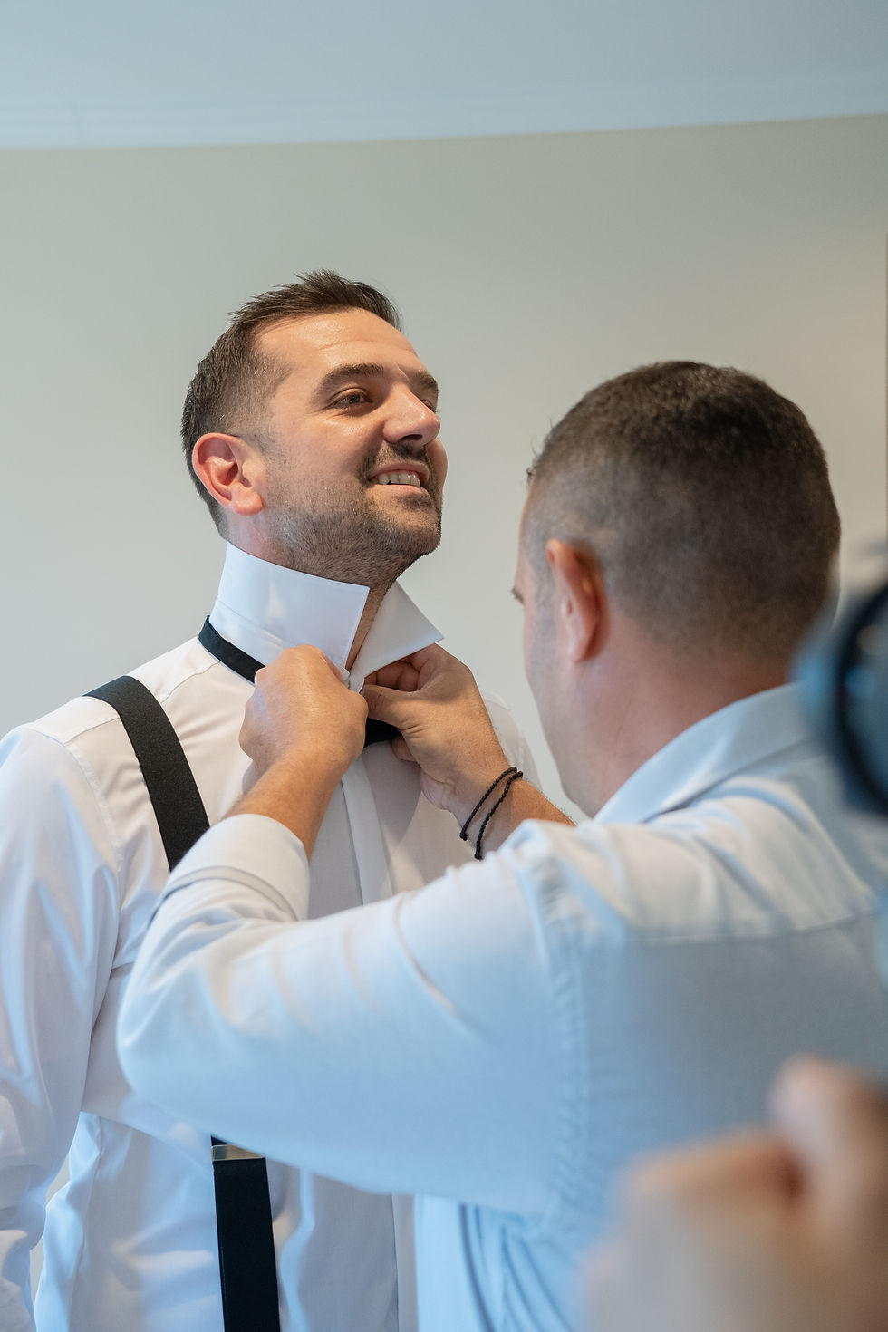 Φωτογράφιση γαμπρού λεπτομερειών γάμου, φωτογράφιση γάμου Ιωάννινα, φωτογράφος γάμου Ιωάννινα Ήπειρος